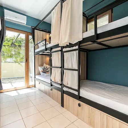 Walk In Airport Faro