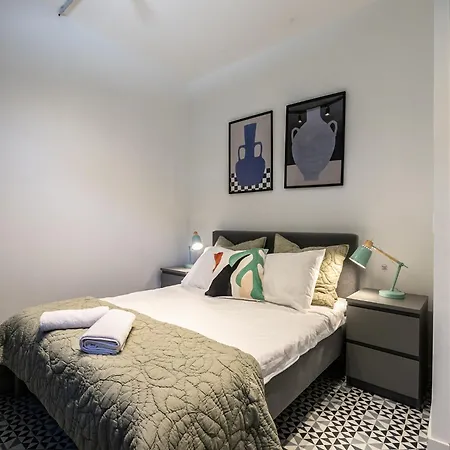 Walk In Airport Hostel Faro