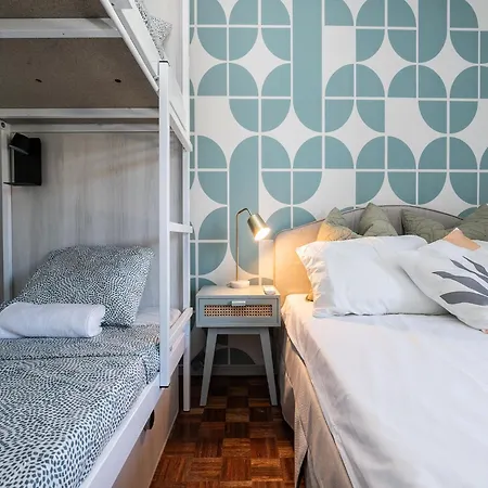 Walk In Airport Faro