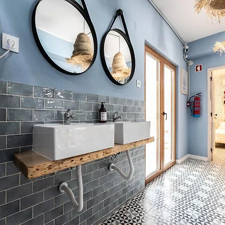 Hostel Walk In Airport *