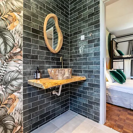 Hostel Walk In Airport *