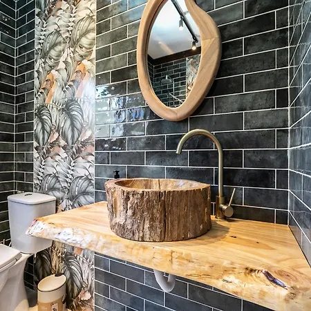 Walk In Airport Faro