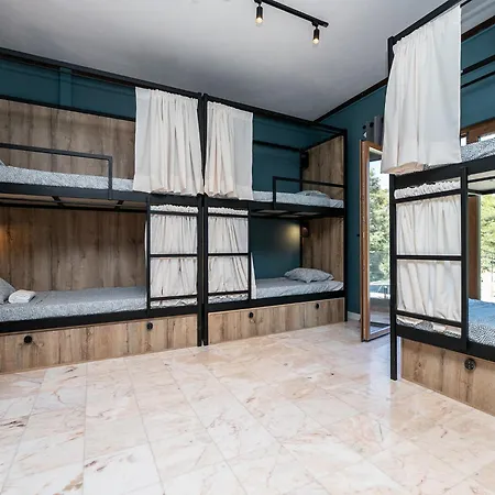 Hostel Walk In Airport Faro