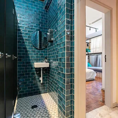 Hostel Walk In Airport