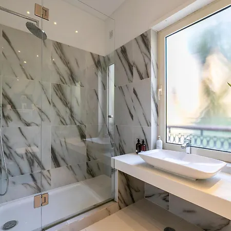 Hostel Walk In Airport