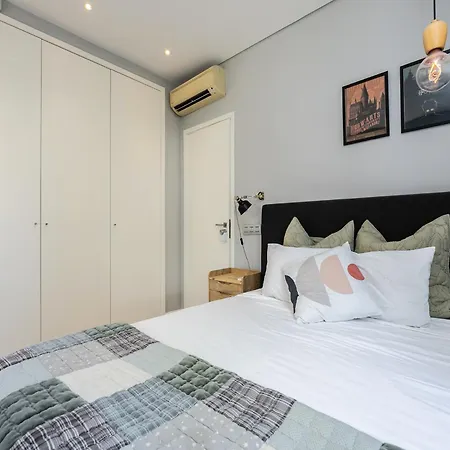 Walk In Airport Hostel FAO