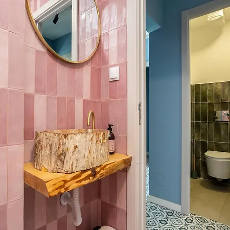 Walk In Airport Hostel