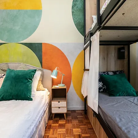 Walk In Airport Hostal Distrito de Faro