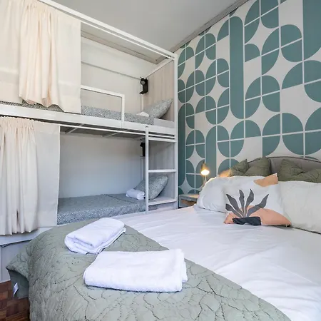 Walk In Airport Hostal Distrito de Faro